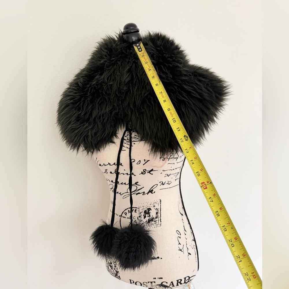 UGG Sheepskin Fur Shoulder Wrap Fluffy Pom Poms Ties Black One size MobWife core - Picture 6 of 10